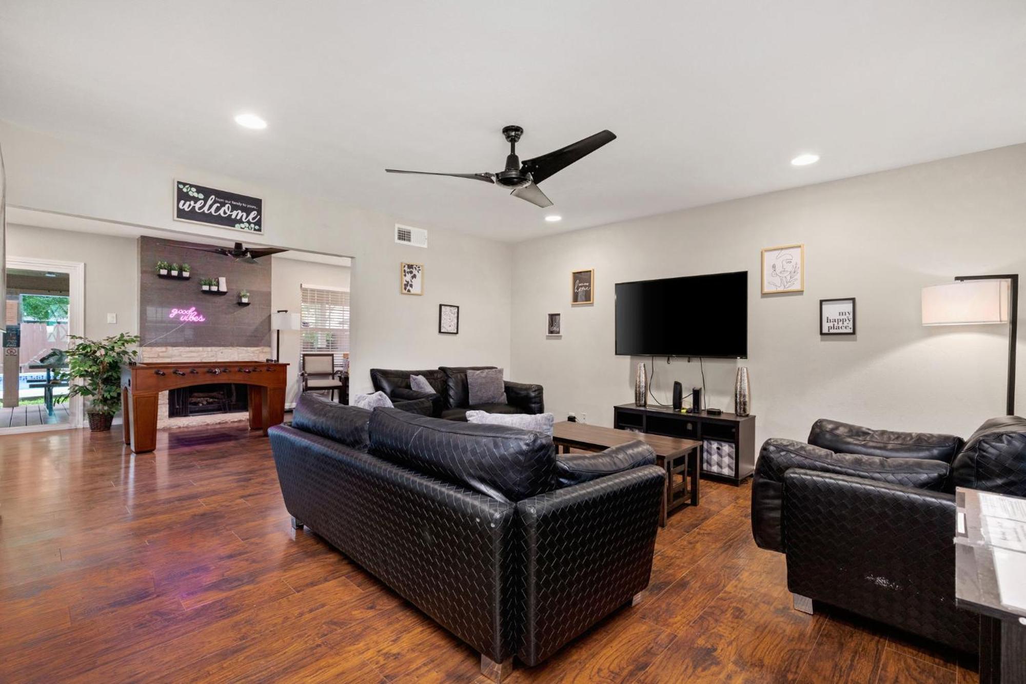 Spacious 4 Bedroom With Pool-Minutes To Seaworld And Lackland Afb サンアントニオ エクステリア 写真
